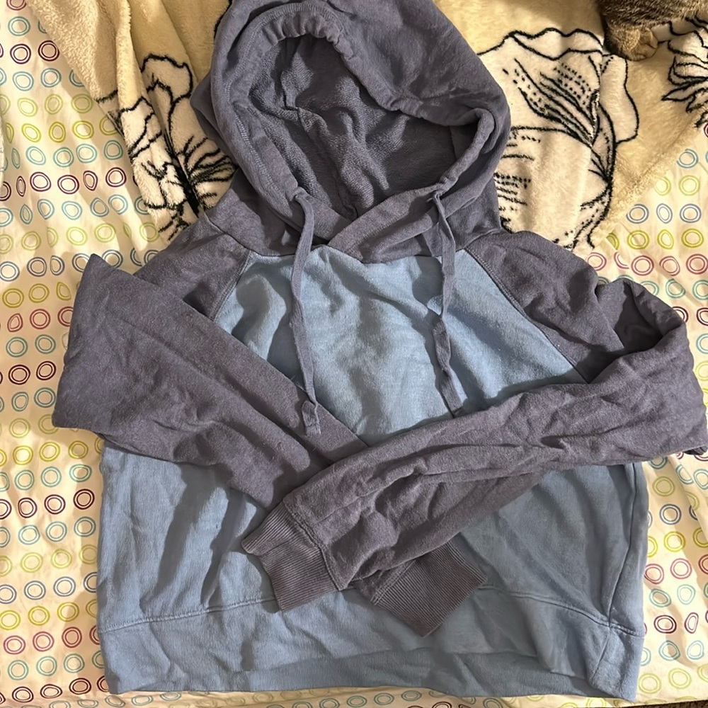 blue cropped hoodie size L